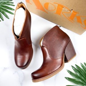Korks Gemini Heel Leather Bootie Ankle Boot NWOB